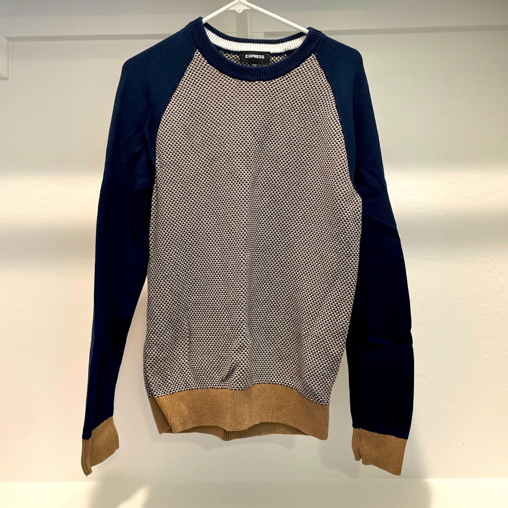 Express men’s navy and tan knit sweater